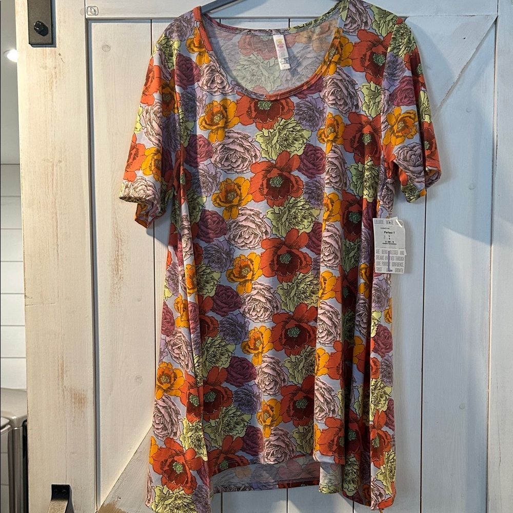 Lularoe NWT Perfect T Floral Short Sleeve Women's Top Size Large